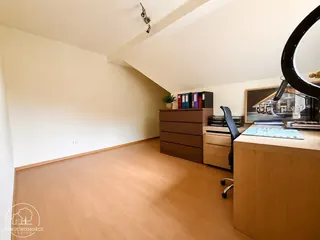 Piętro poniemieckiej willi na Wzgórzu Wandy - 150m2 - dwupoziomowy układ - ogród