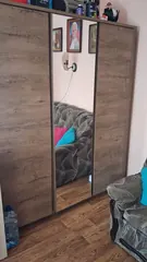 Szafa trzydrzwiowa