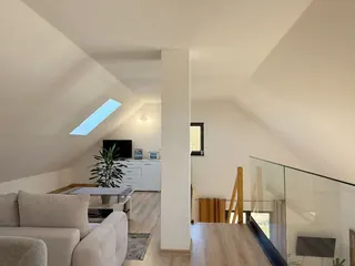Piękny apartament 3-pokojowy, antresola, miejsce parkingowe w Cieplicach 79,29 m2
