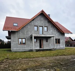 Dom w stanie surowym zamkniętym w Mysłakowicach