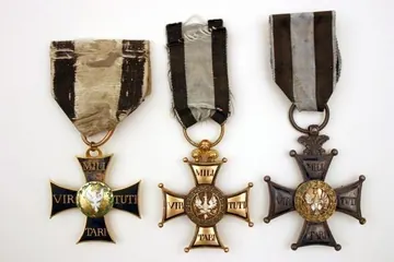 Kupię WOJSKOWE medale,ordery,odznaki,odznaczenia,szable,bagnety,militaria oraz ANTYKI NAJLEPIEJ ZAPŁACĘ kontakt 694972047