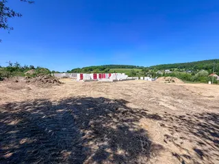 Wojcieszyce: działka 1009 m² z rozpoczętą budową