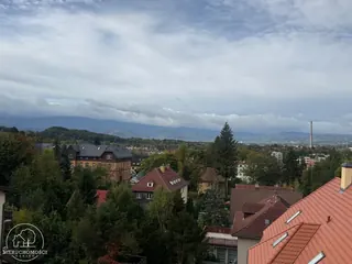 Klimatycznie dwupoziomowe mieszkanie w okolicach Wzgórza Kościuszki
