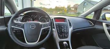 Sprzedam Opel Astra J 2010 r.