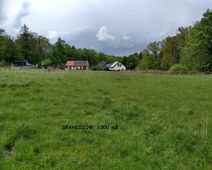 Działka budowlana z przyłączem kanalizacji i widokiem na Karkonosze .