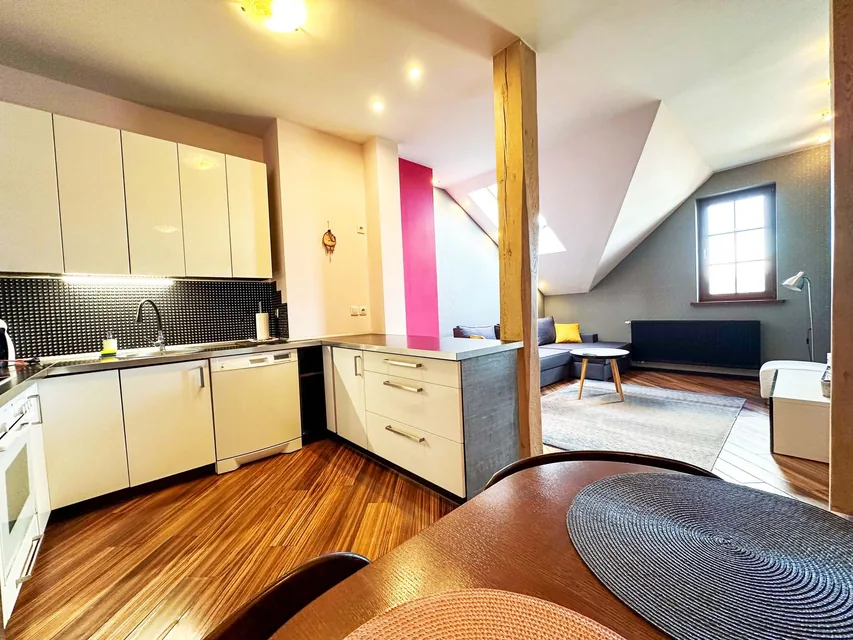 Mieszkanie 3-pokojowe Jelenia Góra, 59 m²