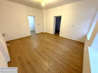 Mieszkanie w centrum 1 piętro, 3 pokoje po remoncie