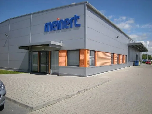 Technik-ustawiacz maszyn manualnych