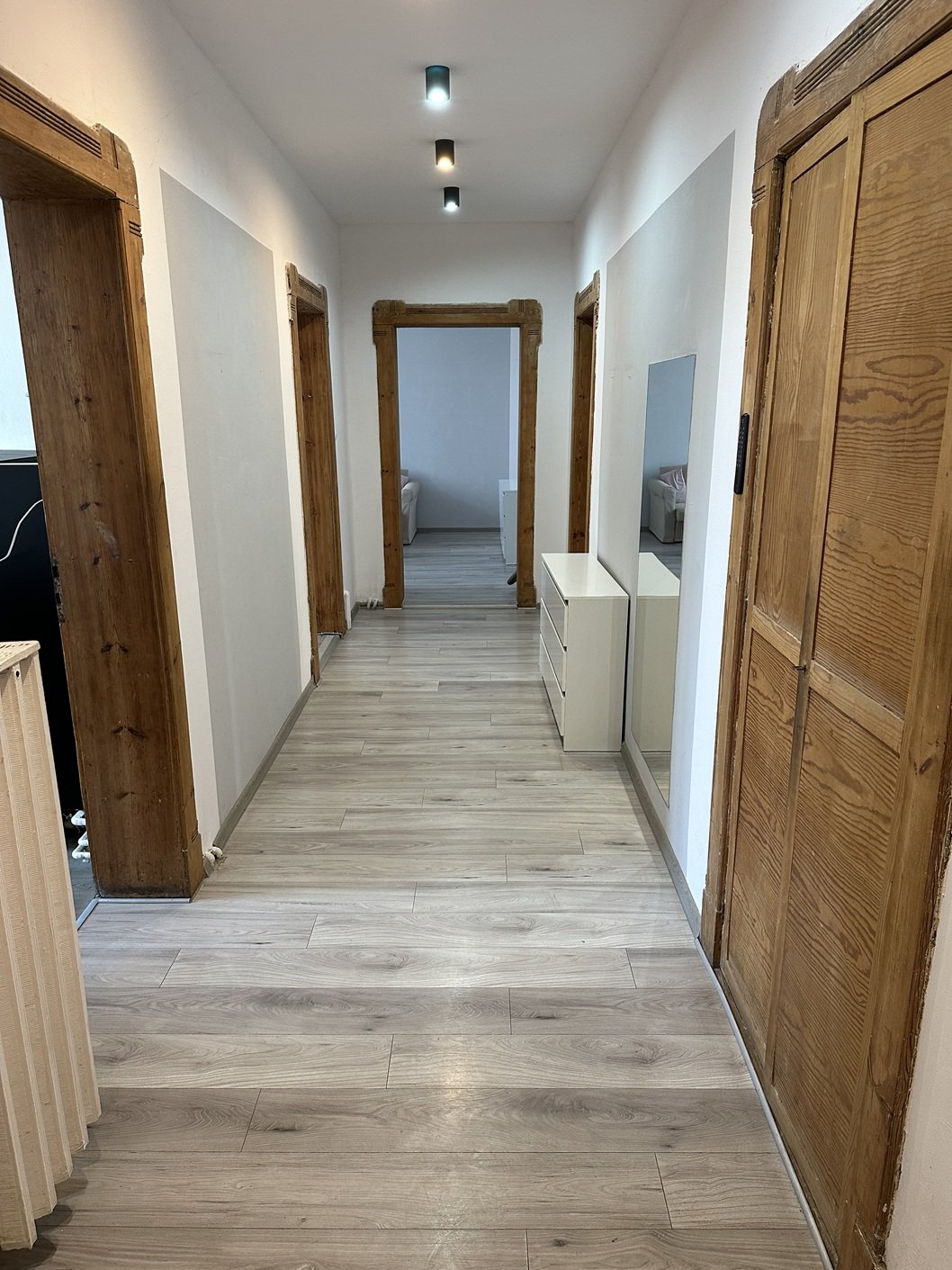 Cieplice, parter w pięknej kamienicy, 83m2,3 pokoje po remoncie