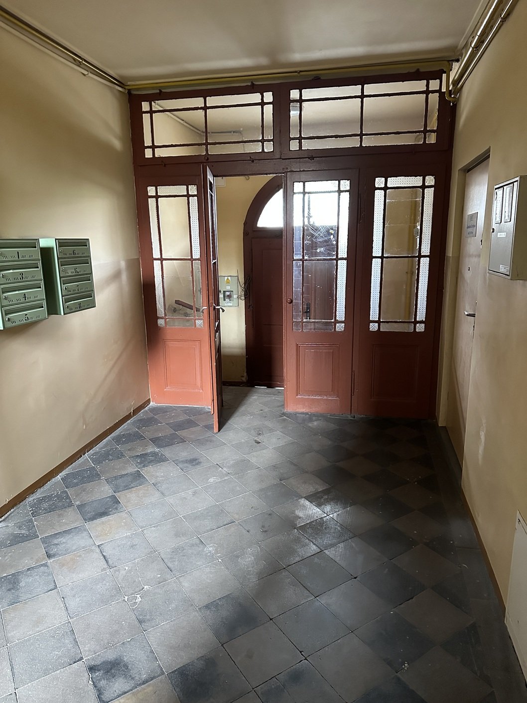 Sudecka, parter w zadbanej kamienicy, 73,80m2-3 pokoje-po kap.remoncie