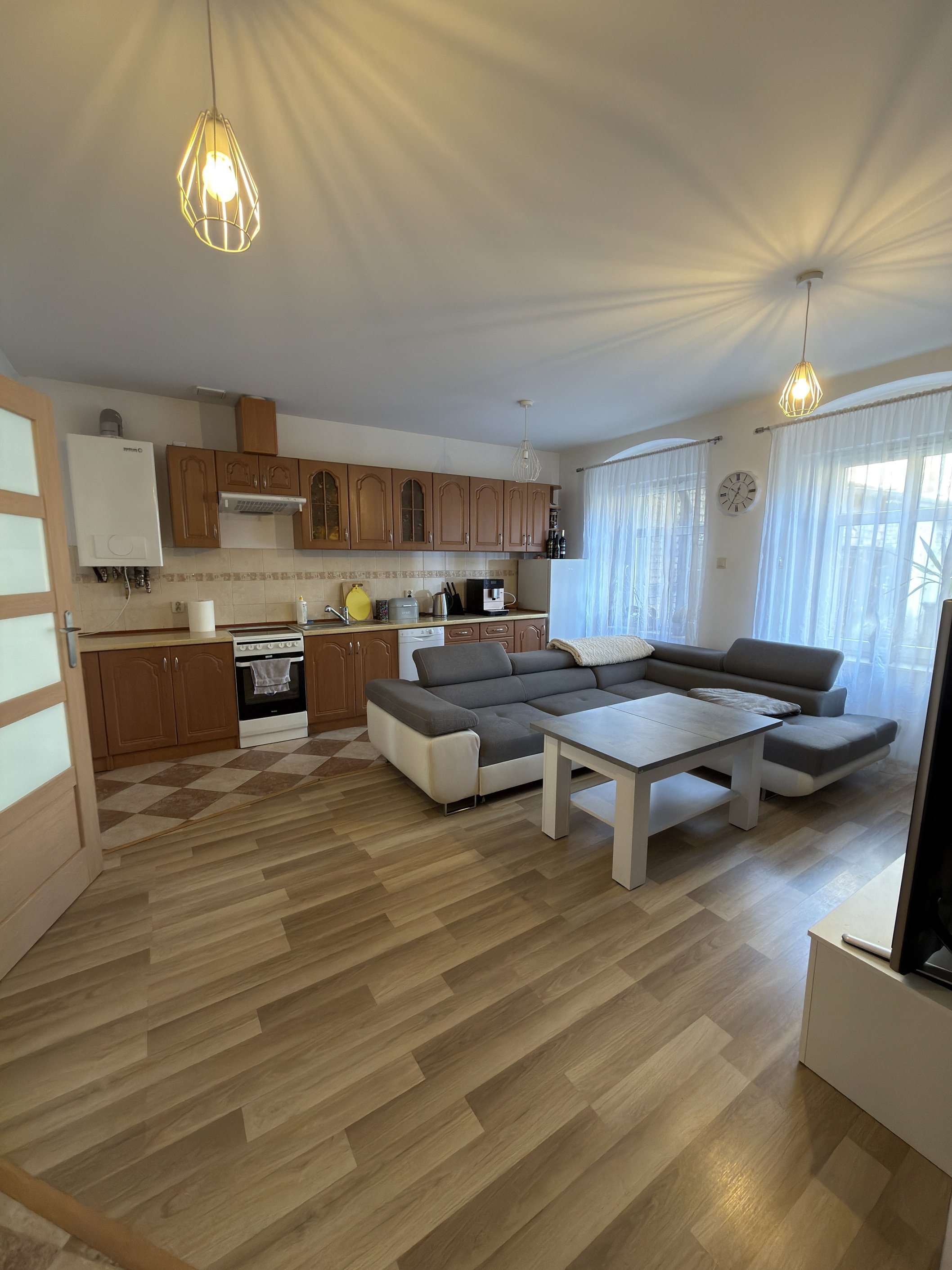 Sudecka, parter w zadbanej kamienicy, 73,80m2-3 pokoje-po kap.remoncie