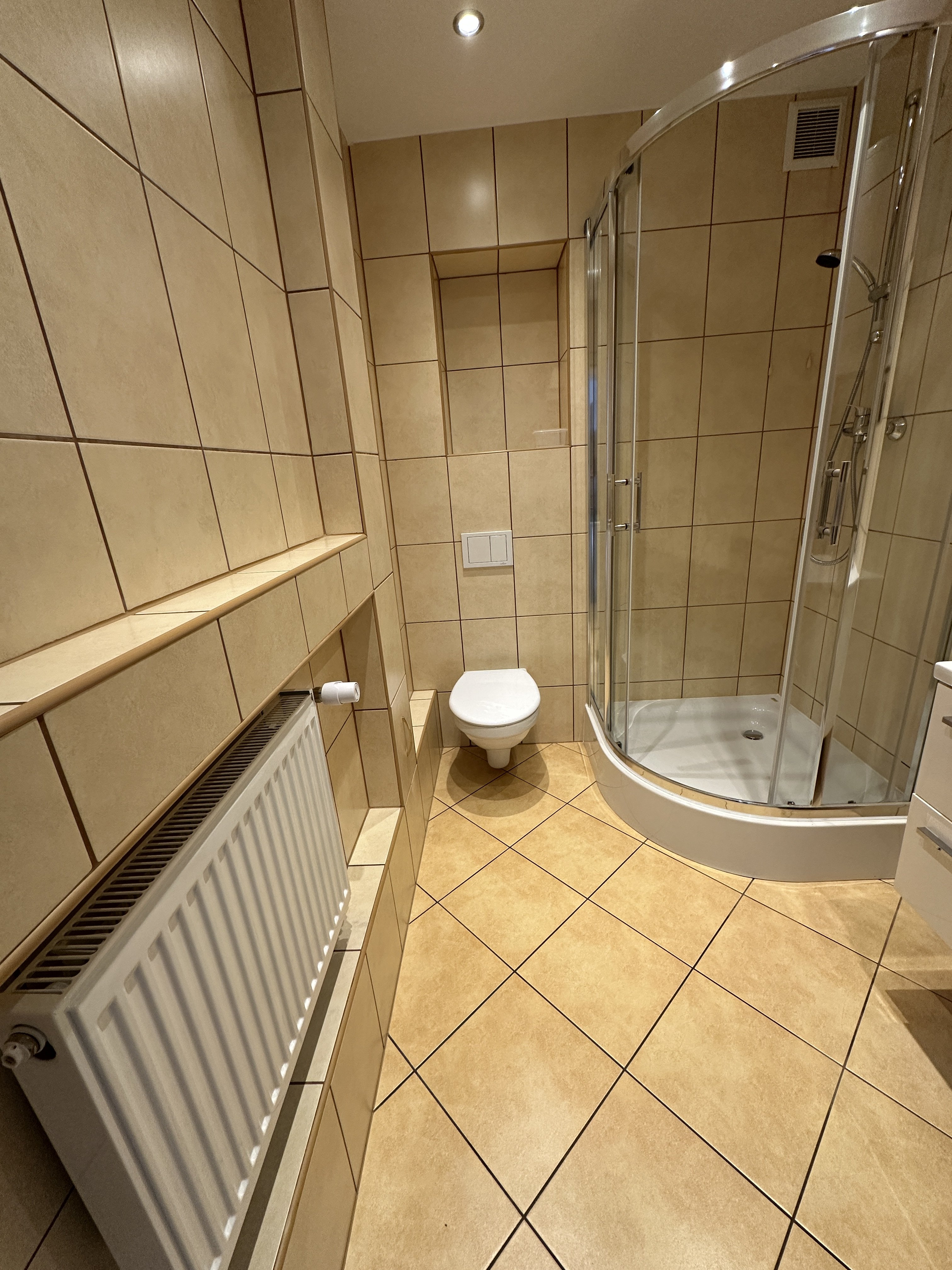 Wincentego Pola I piętro w kamienicy, pow. 46m2, 2 pokoje- po kap. remoncie