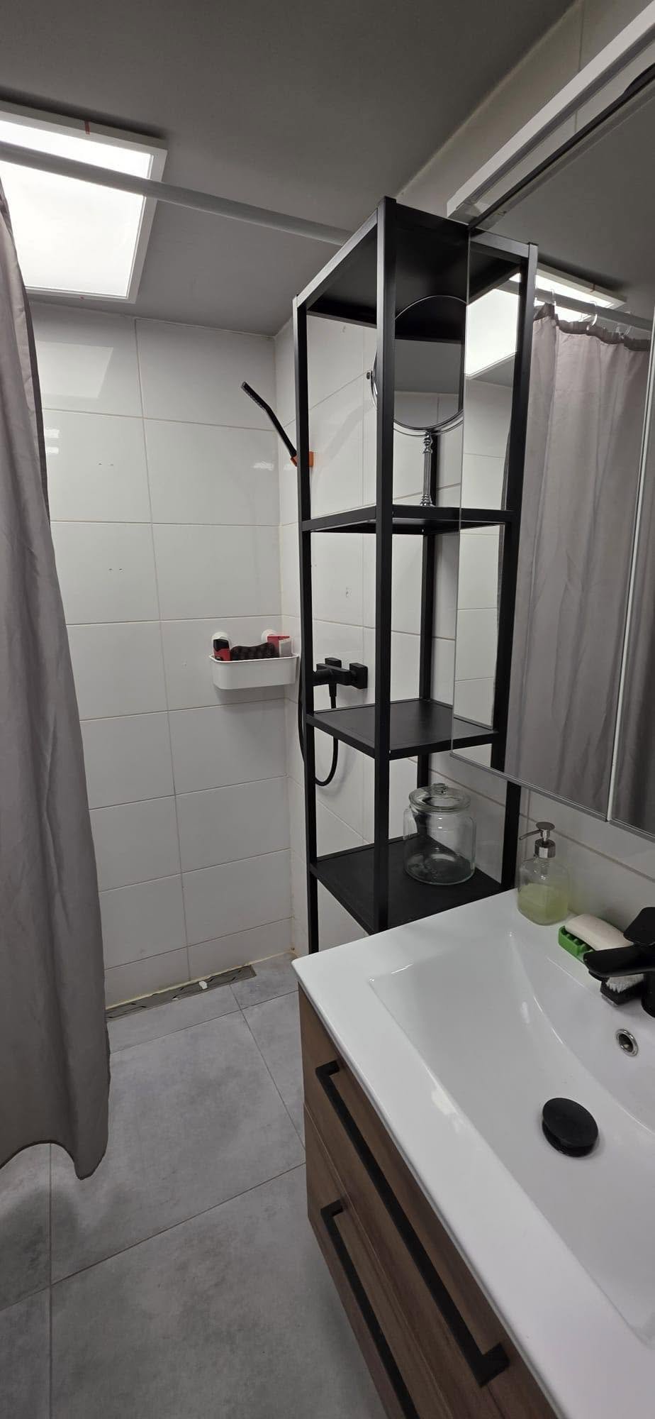 M2 o powierzchni 47 m², położone w spokojnej i zielonej części Cieplic.