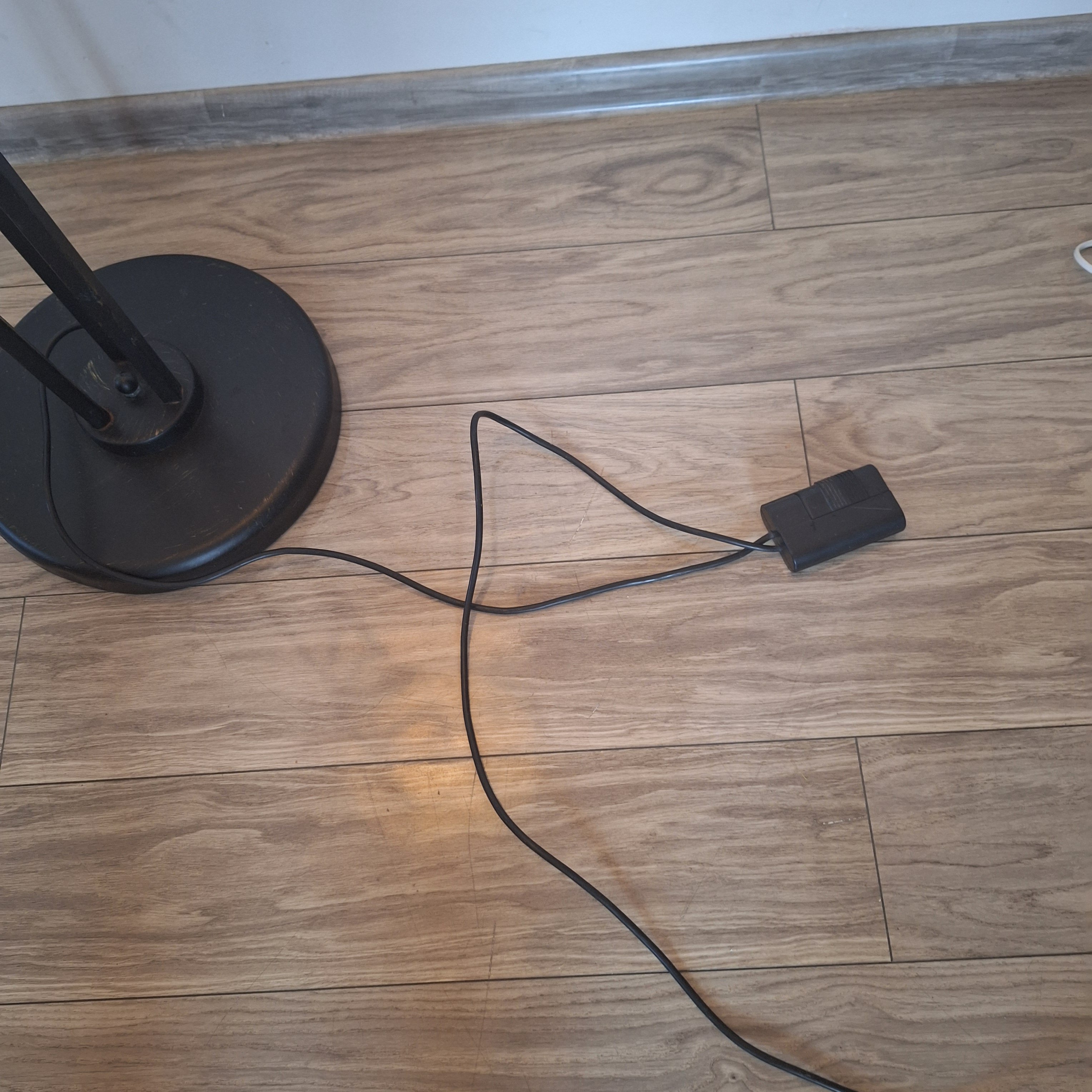 Lampa podłogowa wysoka 250 zł.