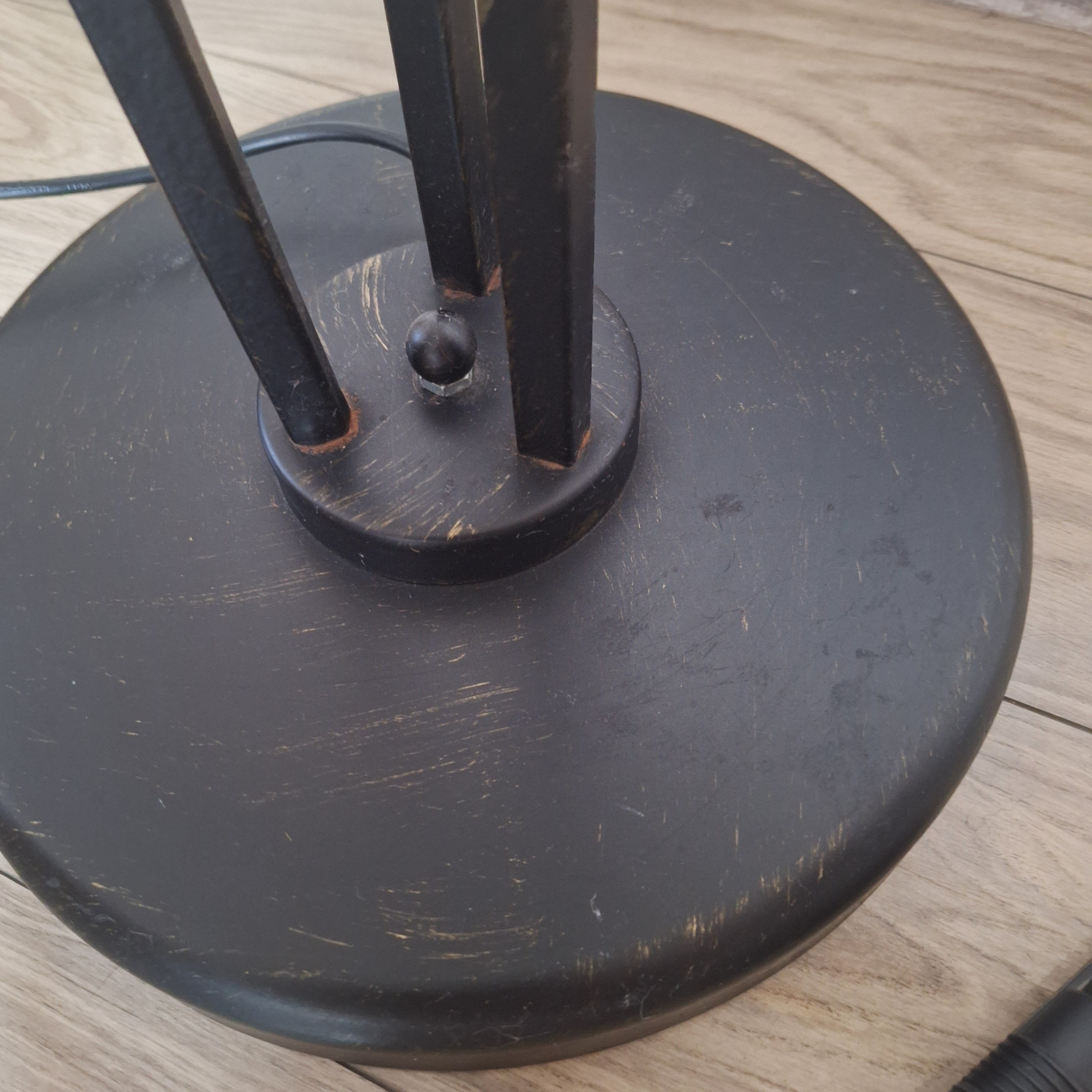 Lampa podłogowa wysoka 250 zł.