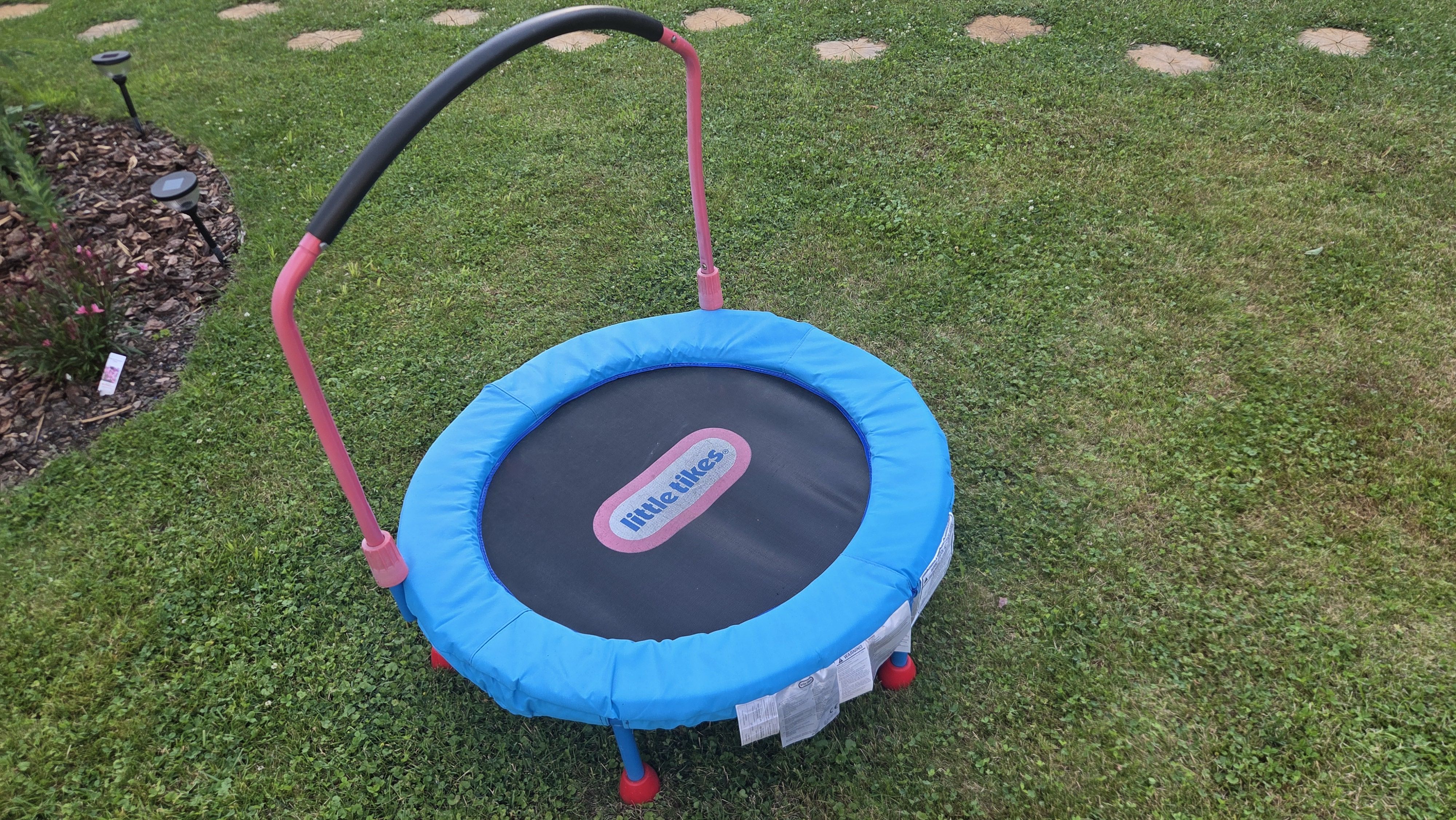 Oddam  trampolinę dziecięcą