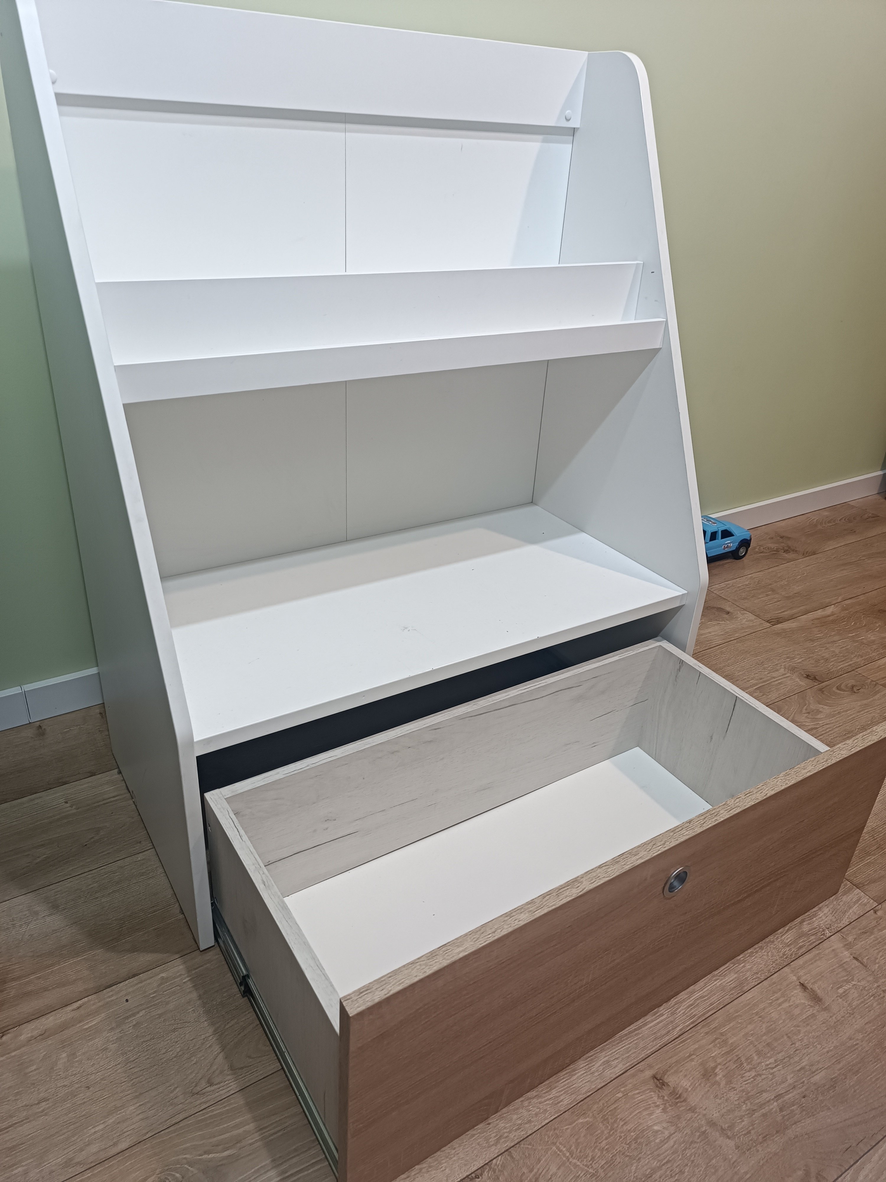 Szafka na książki z szufladą ikea bergig