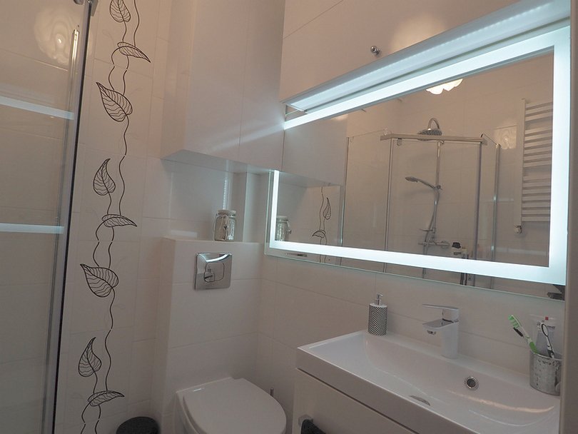 Dwupokojowe - 51,4 m kw, po kapitalnym remoncie , gotowe do zamieszkania, koło Żeroma.