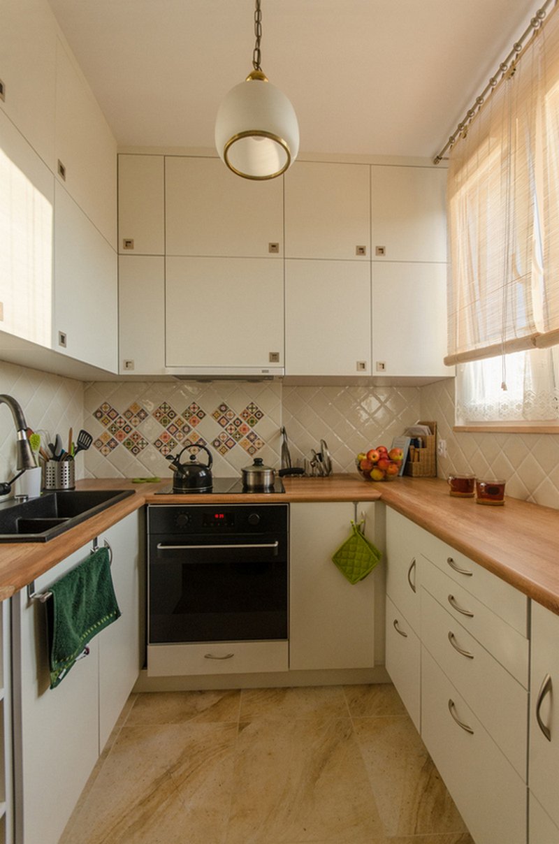 Dwupokojowe - 51,4 m kw, po kapitalnym remoncie , gotowe do zamieszkania, koło Żeroma.