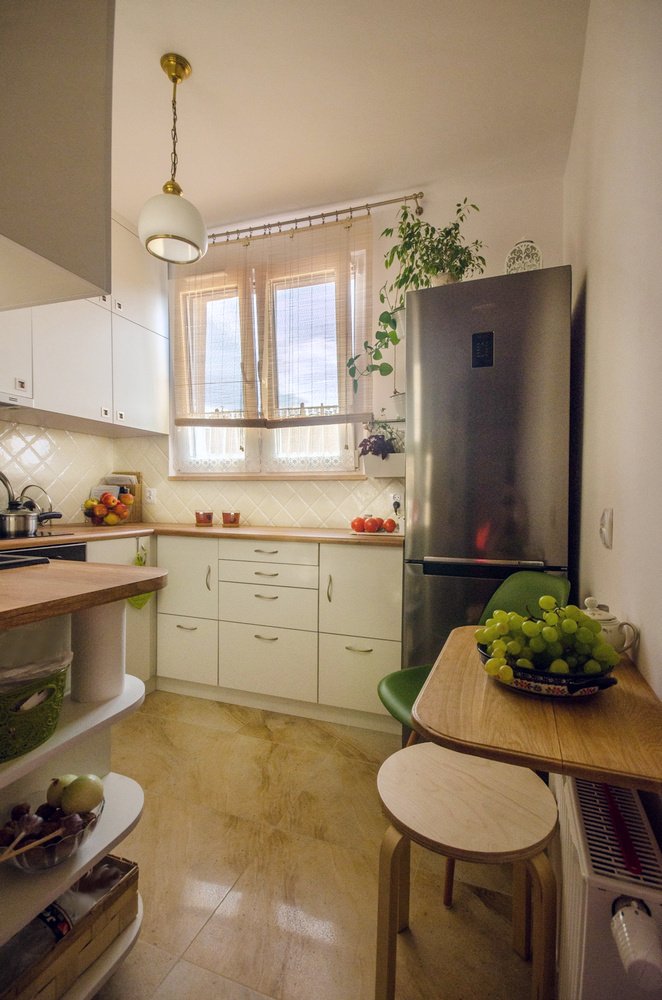 Dwupokojowe - 51,4 m kw, po kapitalnym remoncie , gotowe do zamieszkania, koło Żeroma.