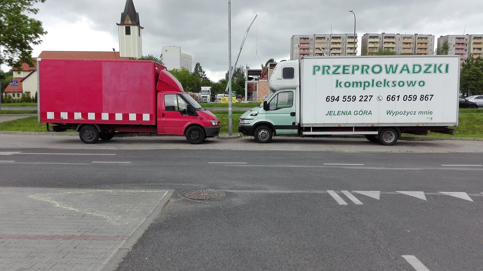 Przeprowadzki kompleksowe z ekipą do załadunku. 25 lat doświadczenia