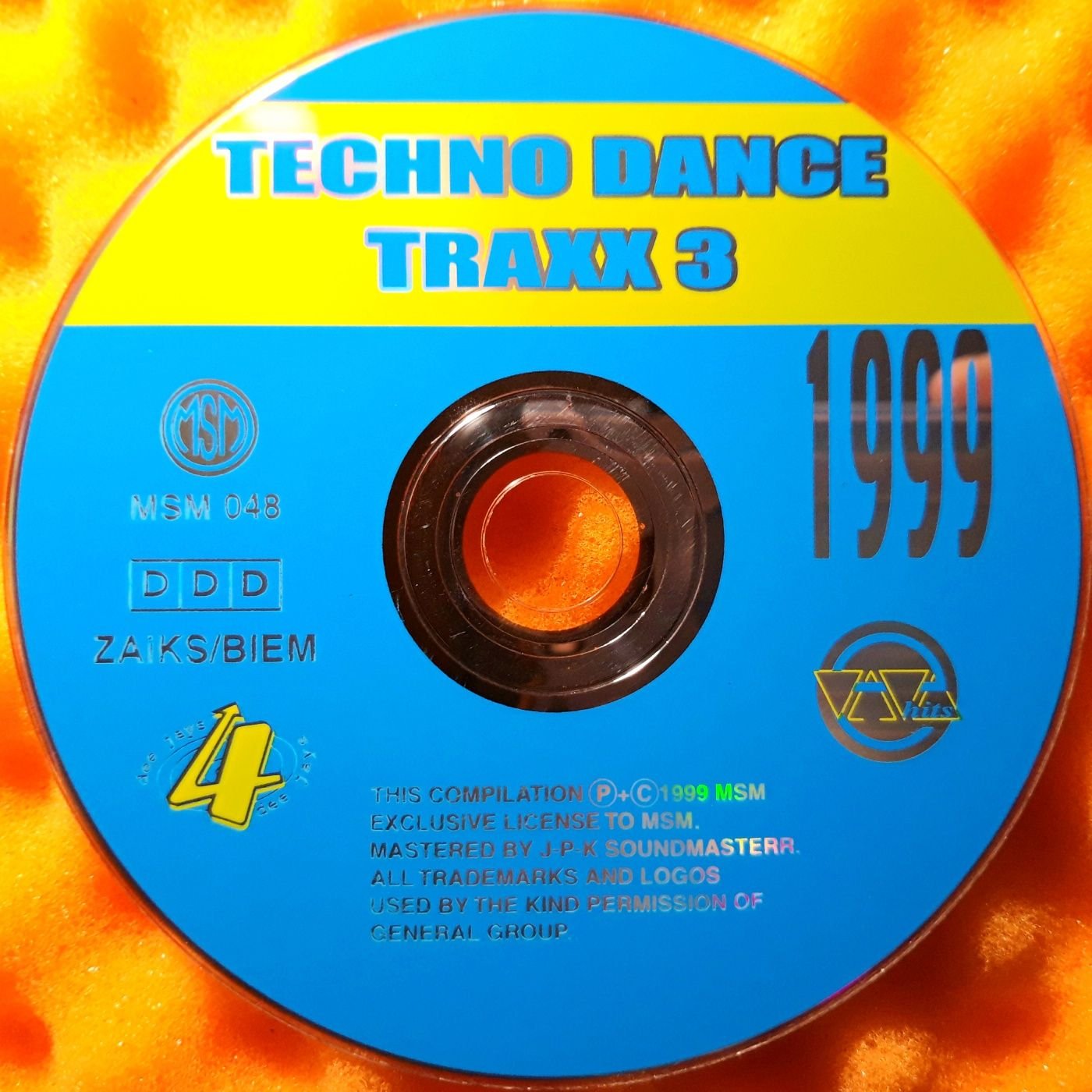Kupje płyty muzyczne CD techno dens itp.