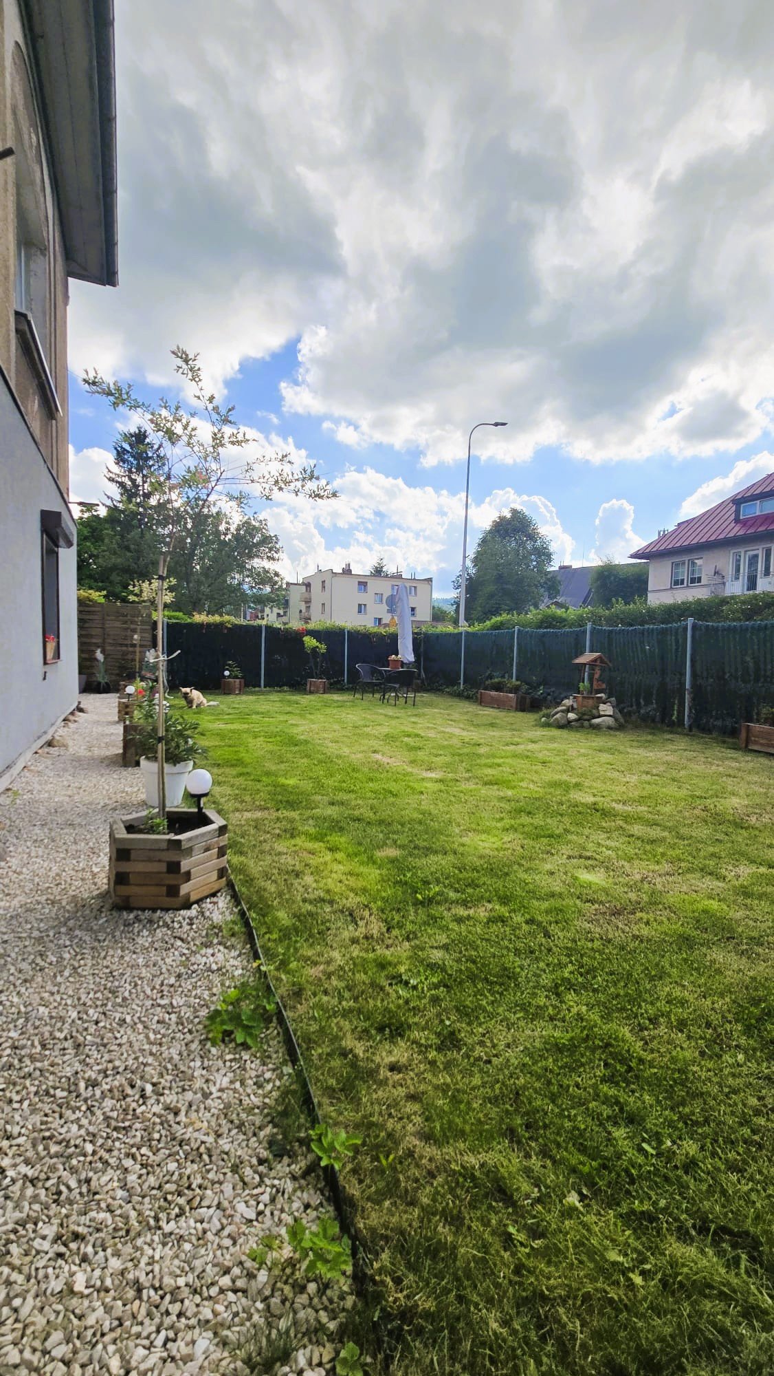 ​Wyjątkowe, 3-pokojowe mieszkanie z 2 ogrodami i antresolą – Jelenia Góra (Sobieszów)