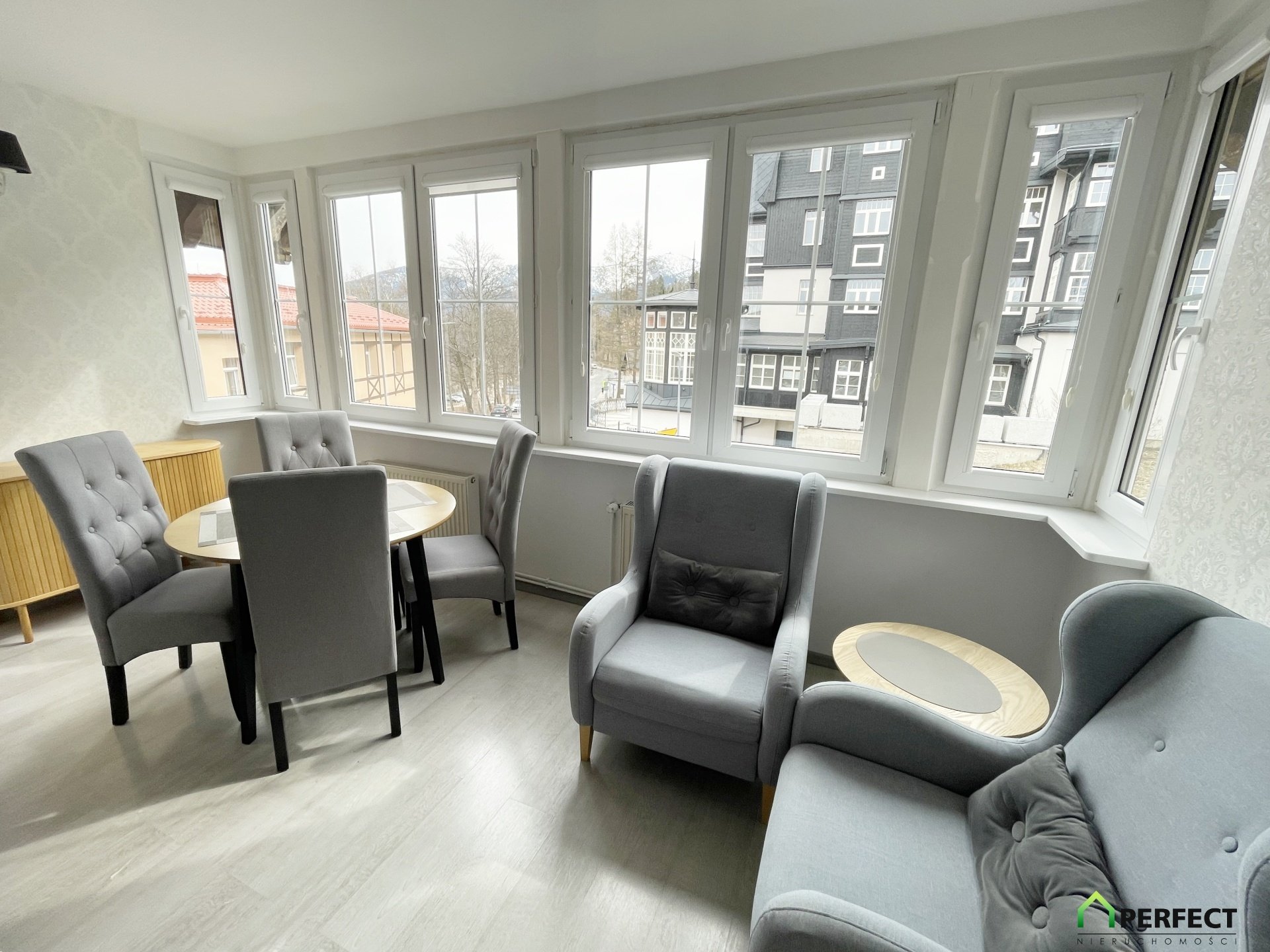 Dwupoziomowy apartament z widokiem na góry - Karpacz