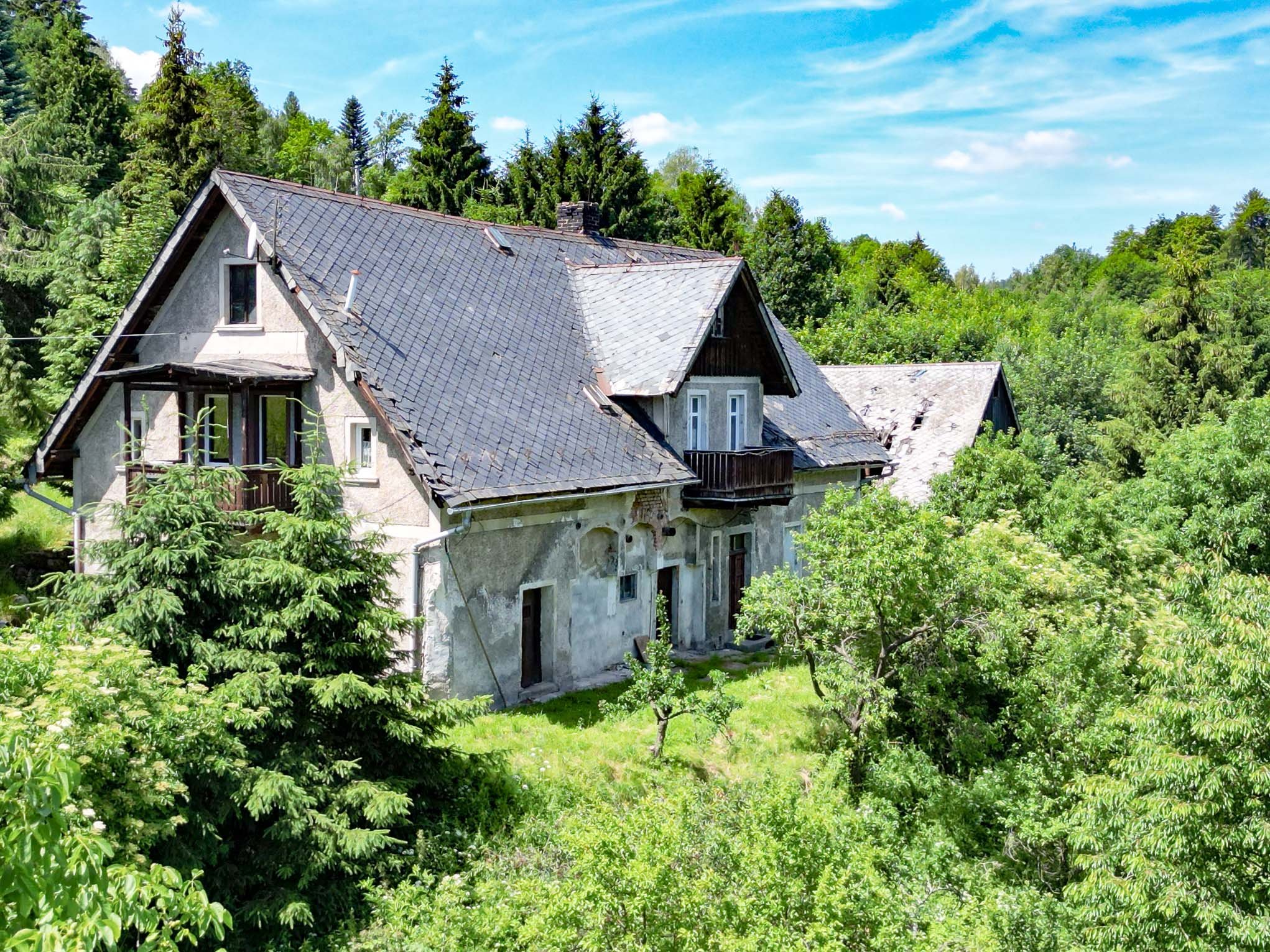 Kamienny dom, działka 1,46 ha - Zachełmie