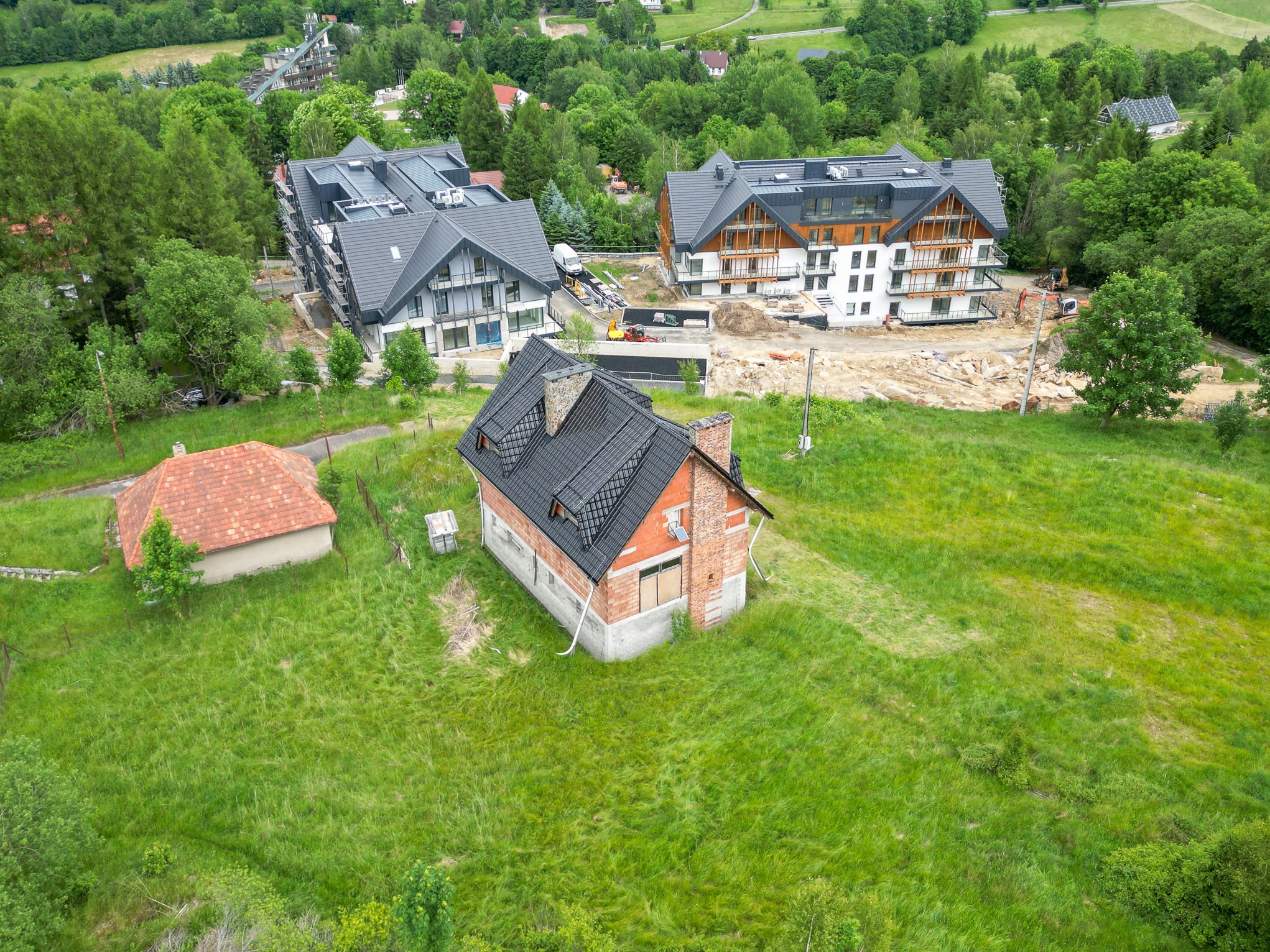 Dom w stanie surowym z panoramą Gór Izerskich