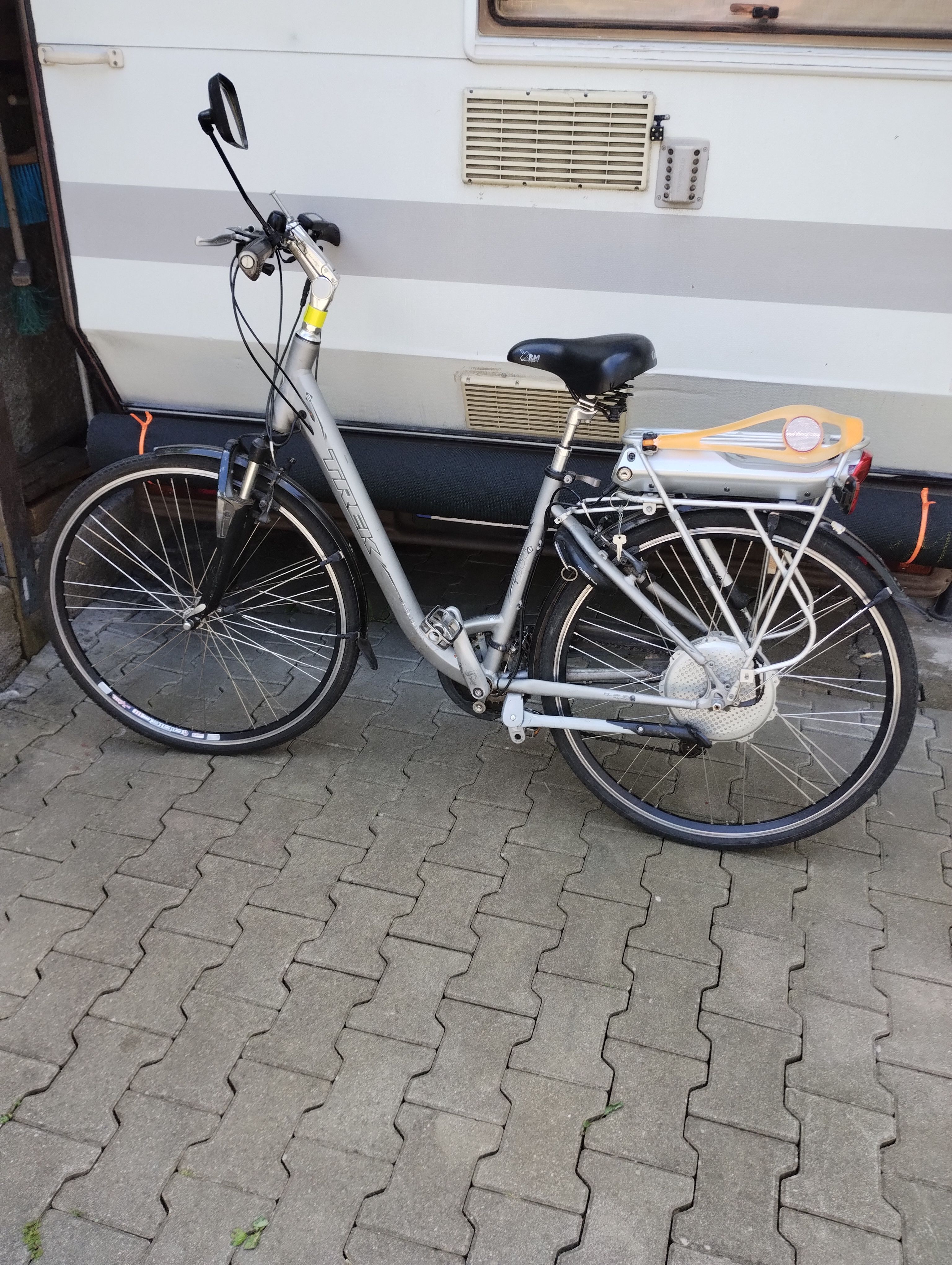 Sprzedam rower elektryczny Trek 28"