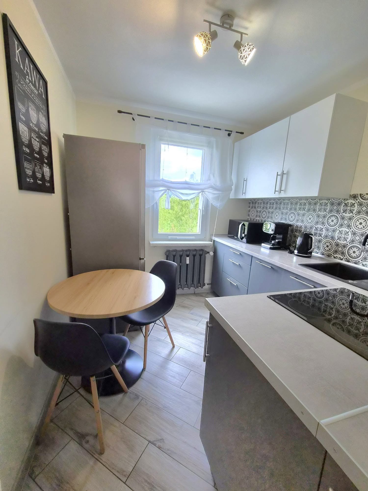 Apartament po generalnym remoncie w Kowarach z widokiem na góry w spokojnej okolicy