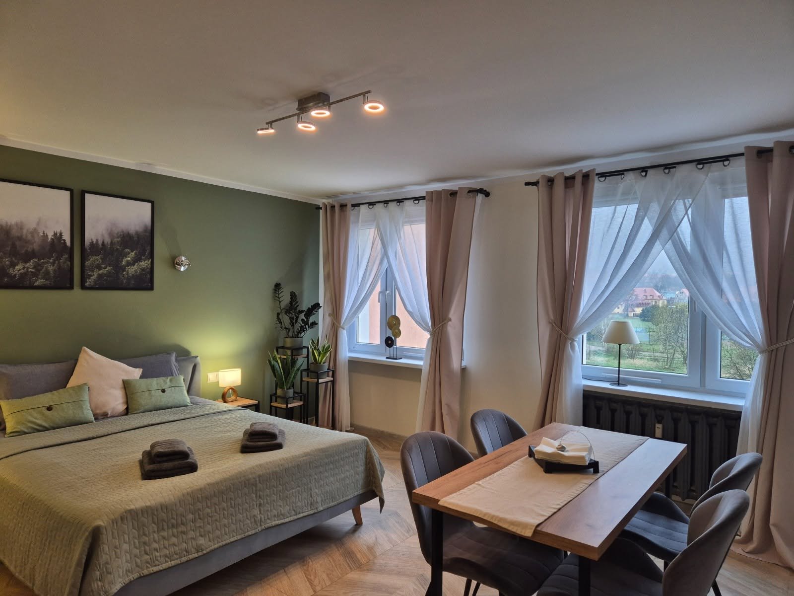 Apartament po generalnym remoncie w Kowarach z widokiem na góry w spokojnej okolicy