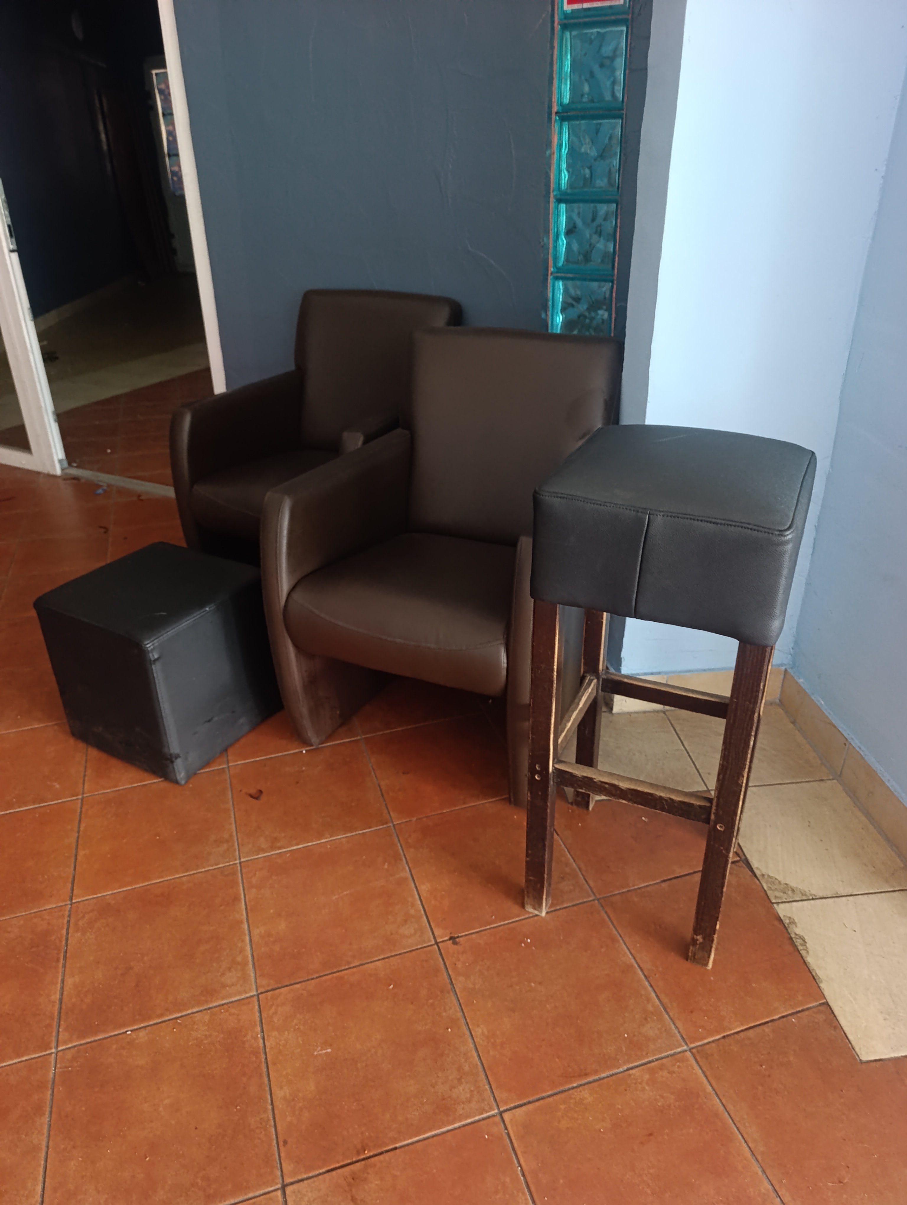Meble tapicerowane do lokalu, restauracji lub baru.