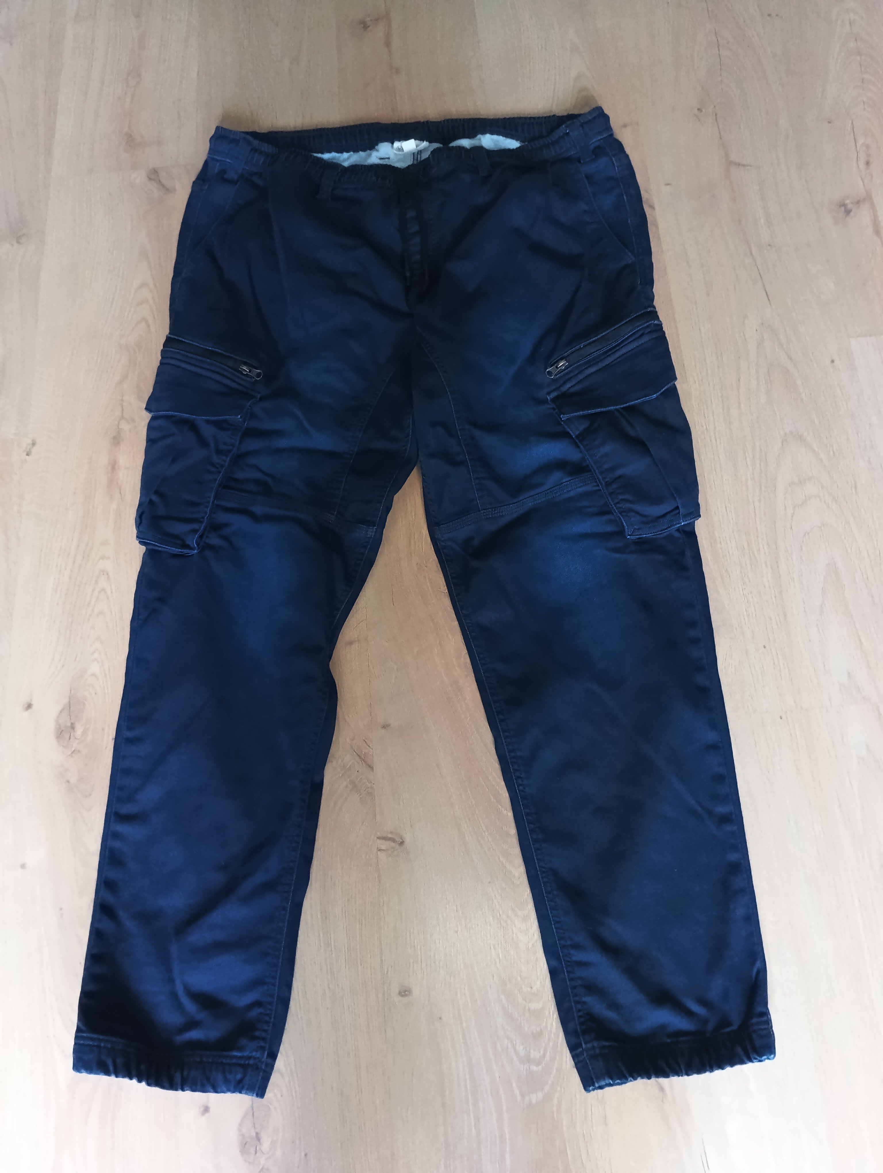 Nowe Spodnie jeans joggery