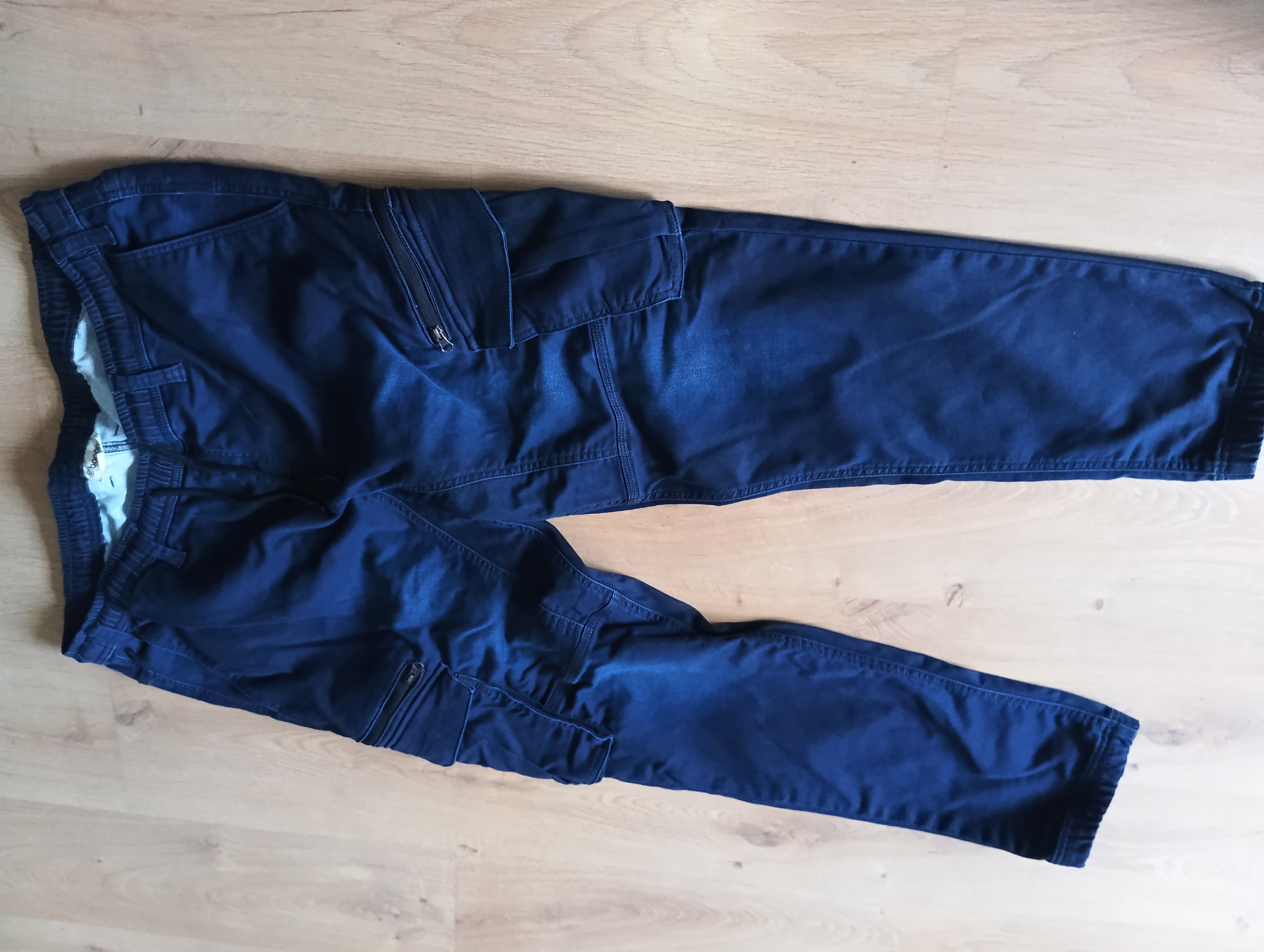 Nowe Spodnie jeans joggery