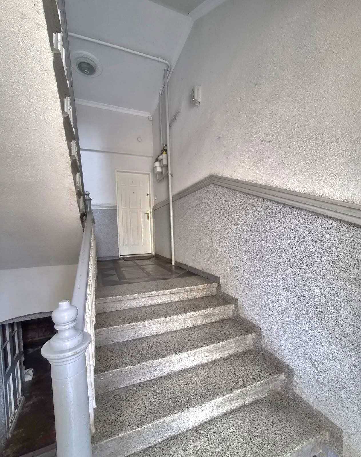 Ponad 120m2 do remontu w okolicach Sądu Rejonowego w JG