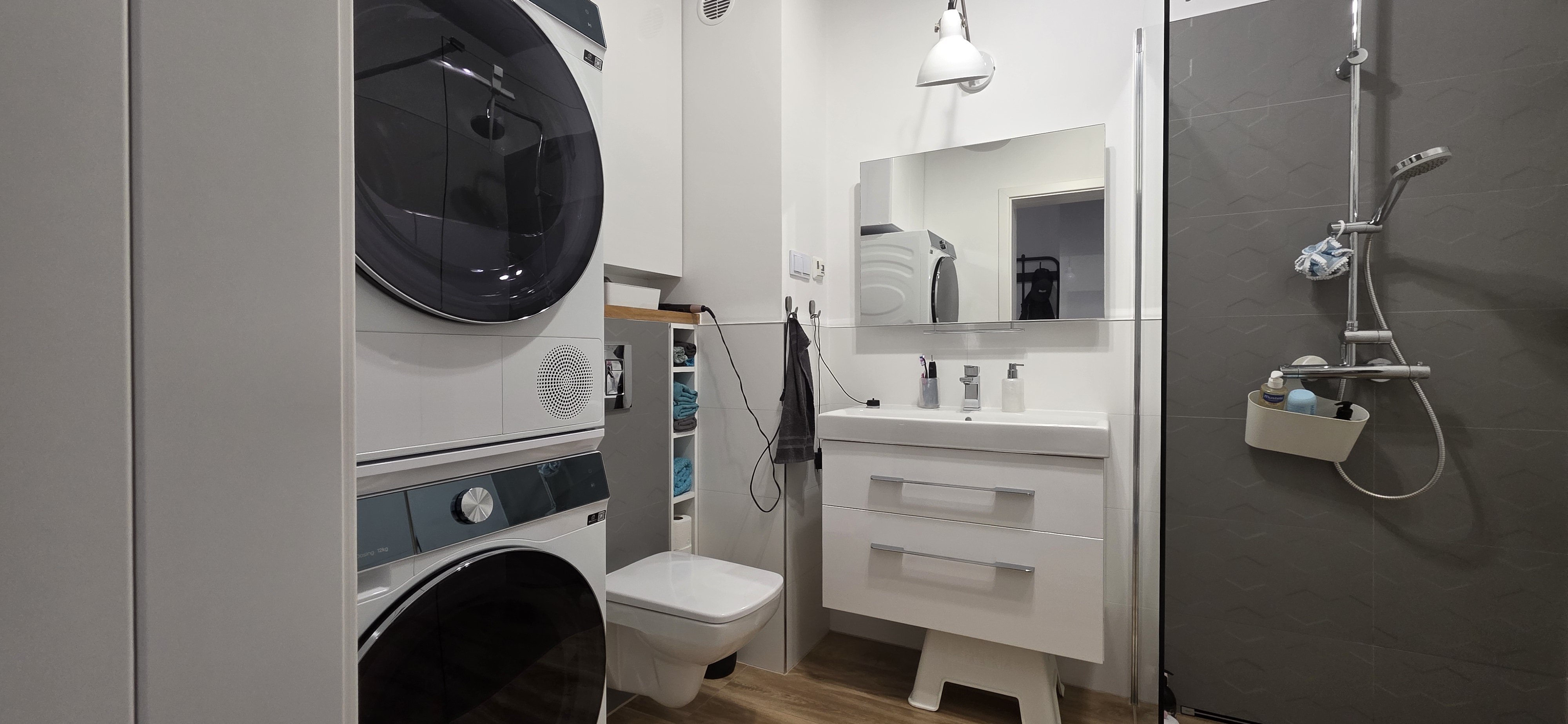 Komfortowy 3-pokojowy apartament 57,22m2 z widokiem na Karkonosze i miejscem parkingowym w garażu podziemnym