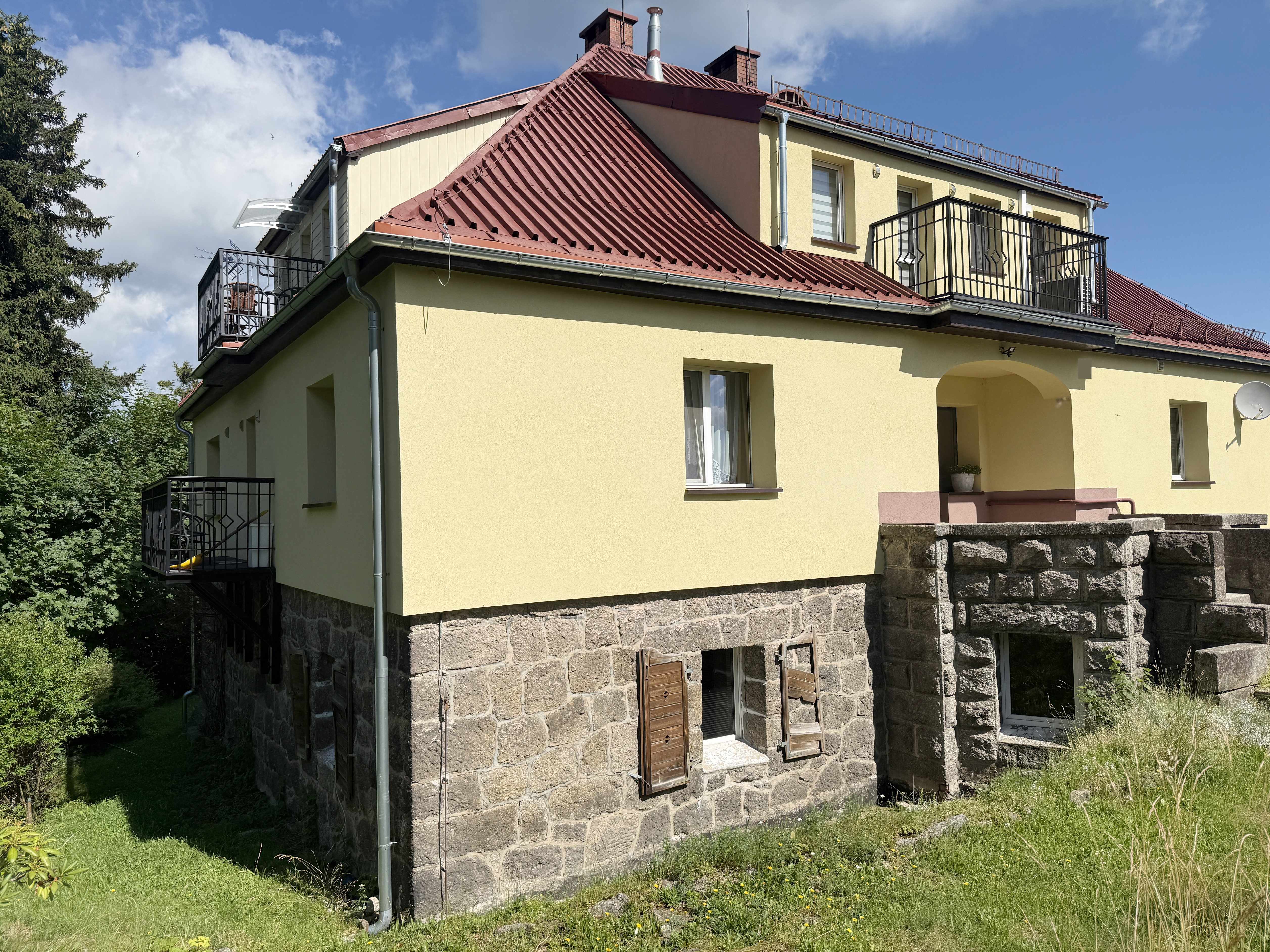 Mieszkanie z ogródkiem w Przesiece