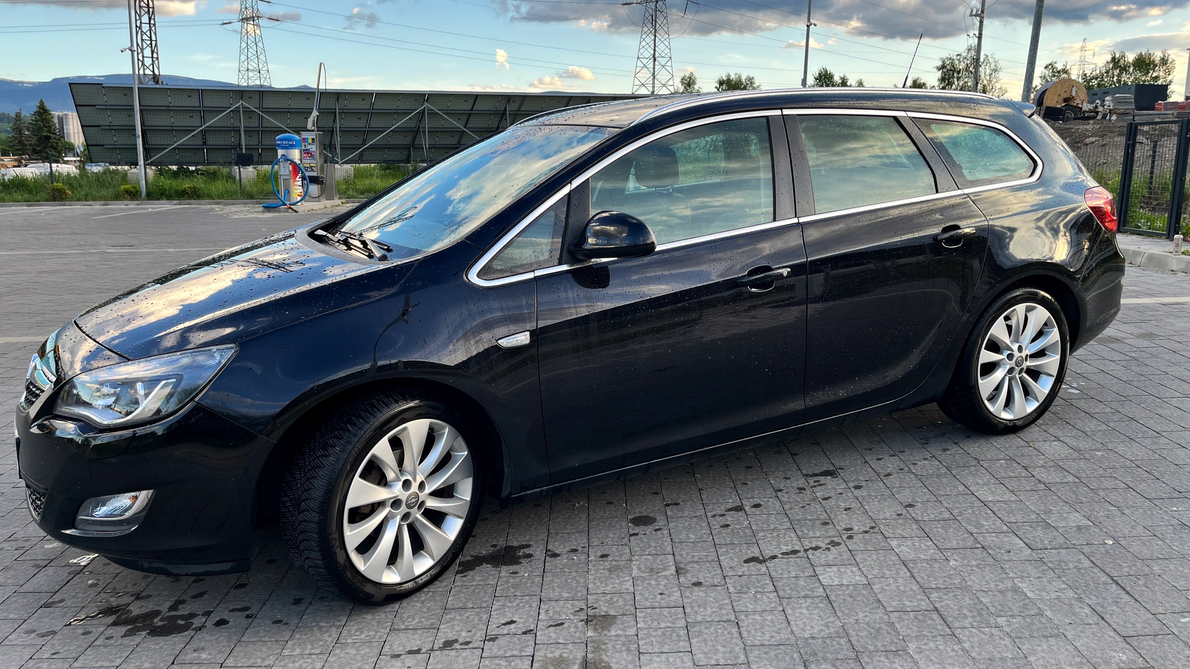 Opel Astra J Sports Tourer 1.4 Turbo 140 KM