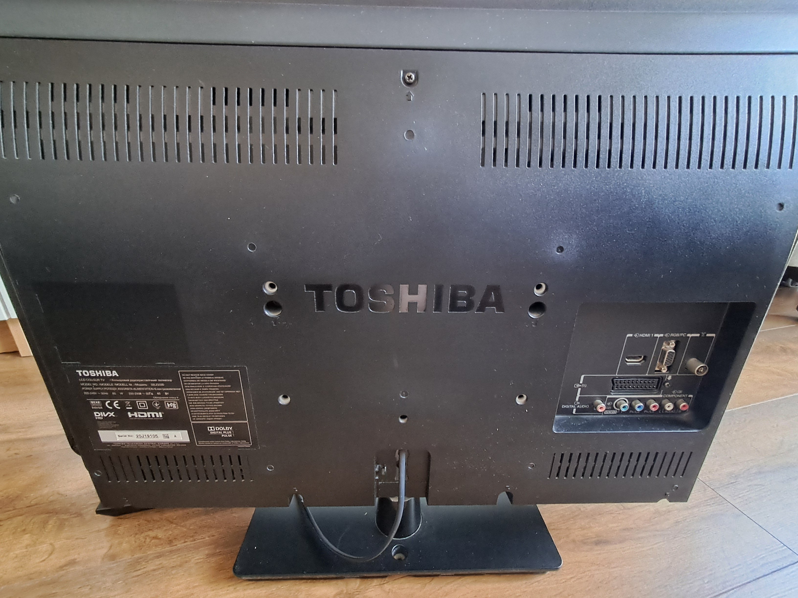 Telewizor TOSCHIBA 32cale
