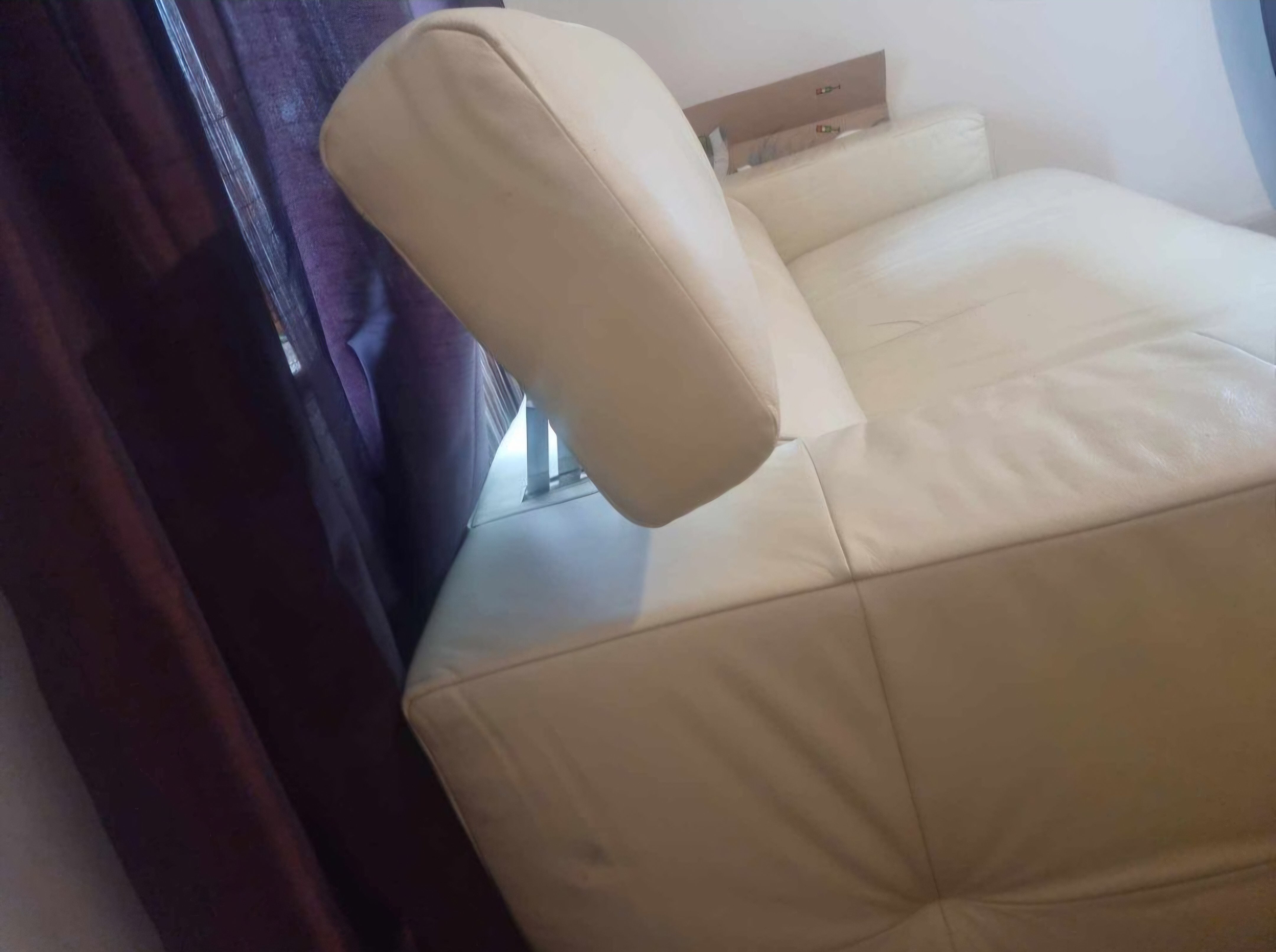 Kanapa z materacem, fotel + 2pufy