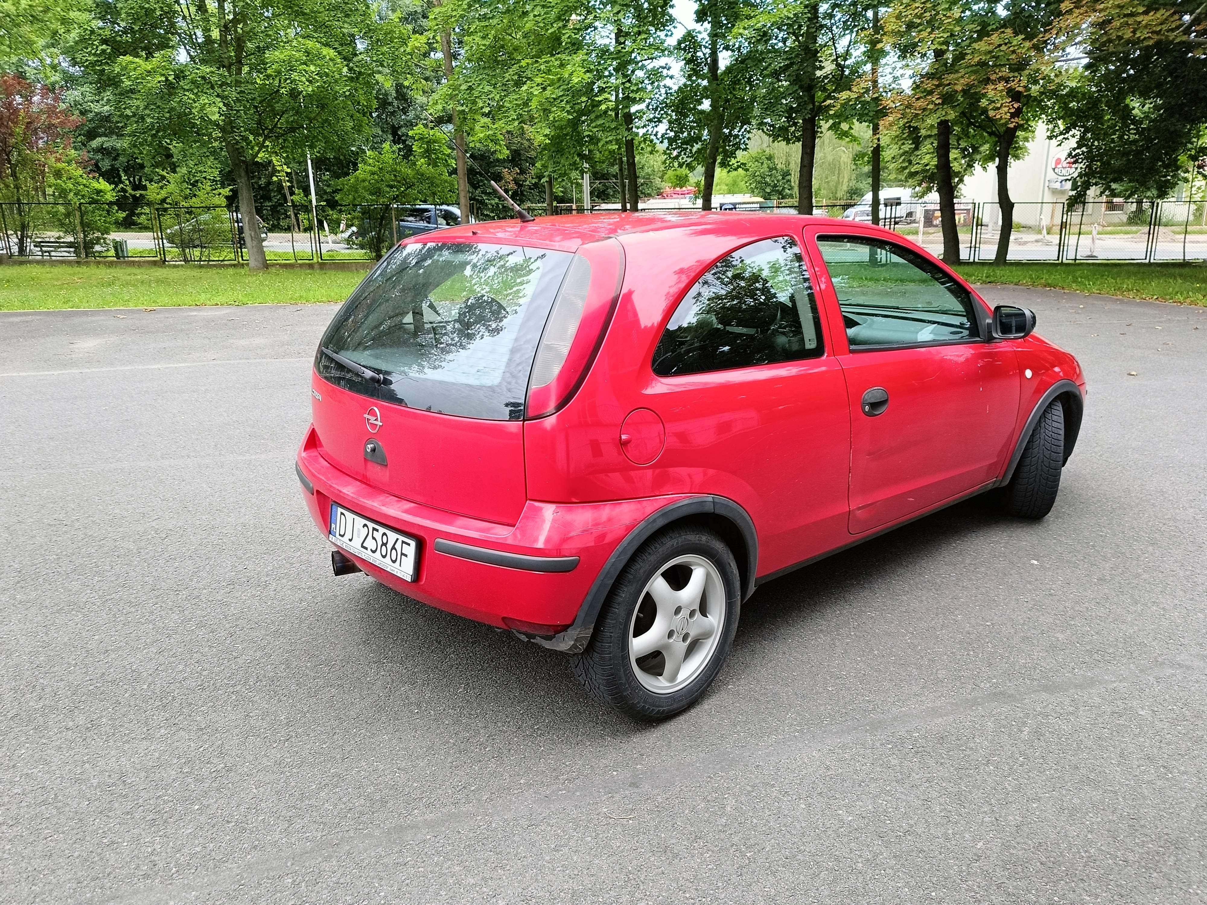 Opel Corsa C 1.0 + LPG 2005 rok w pełni sprawny 1800zł