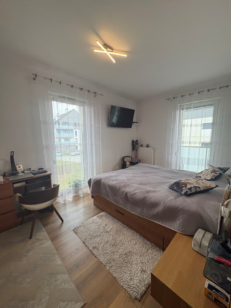 Słoneczny apartament na I piętrze z dużym balkonem w Cieplicach.