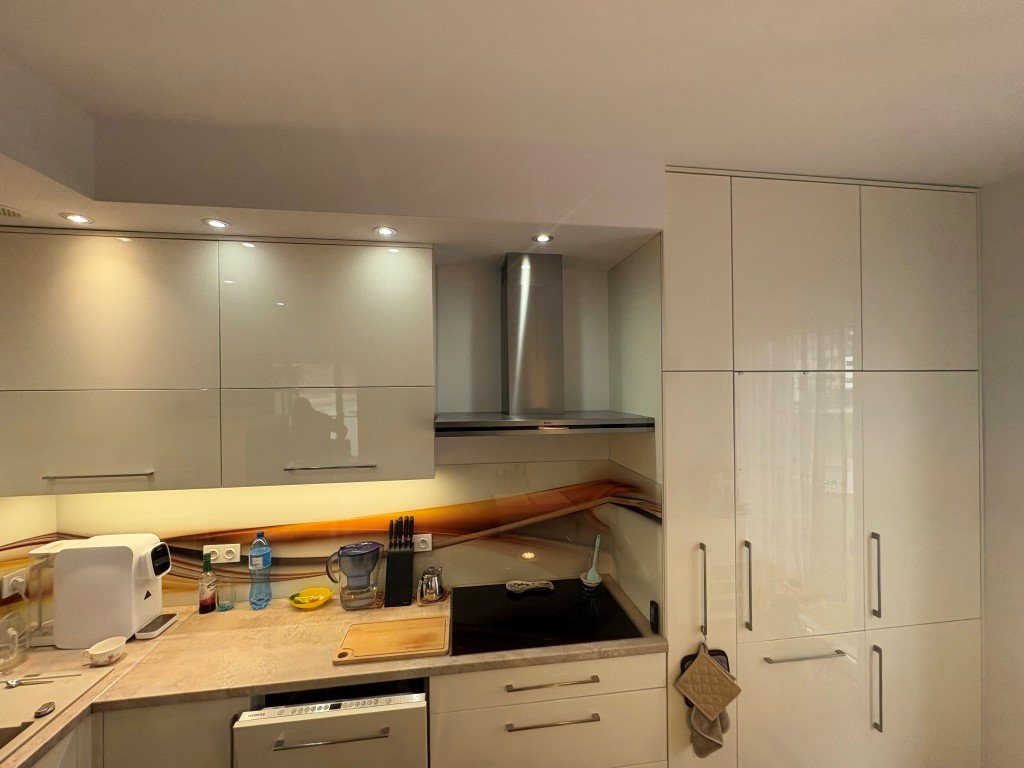 Słoneczny apartament na I piętrze z dużym balkonem w Cieplicach.