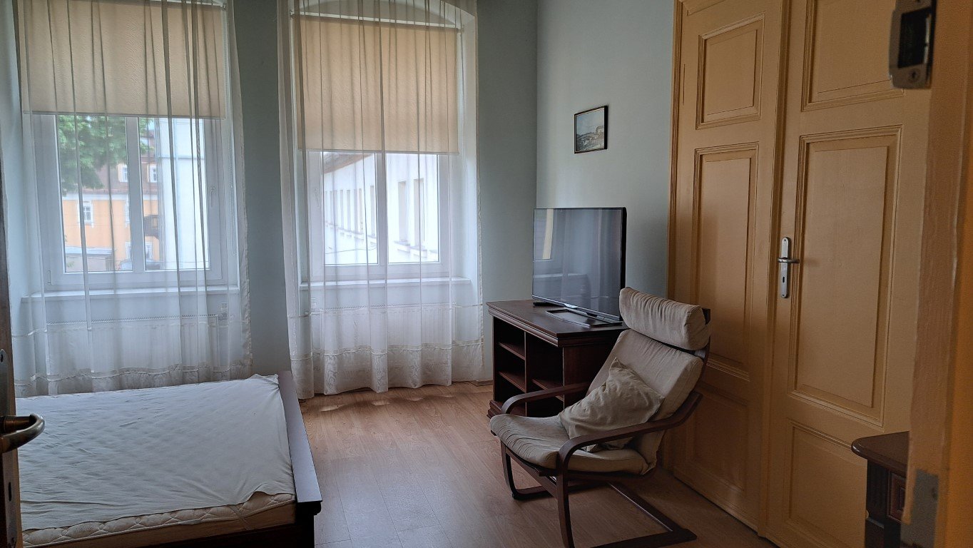 Duże mieszkanie w Cieplicach przy Pl.Piastowskim