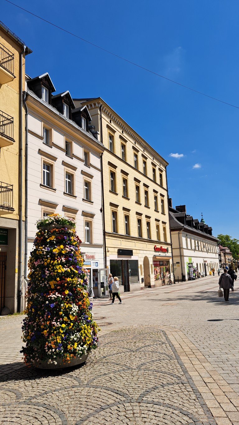 Duże mieszkanie w Cieplicach przy Pl.Piastowskim