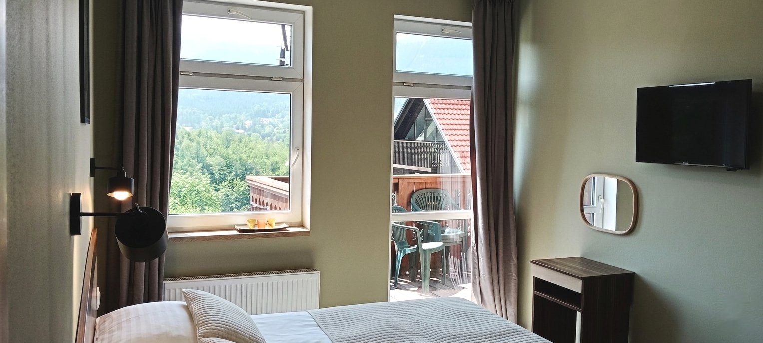 Sprzedam Willę z apartamentami na wynajem w centrum Szklarskiej Poręby