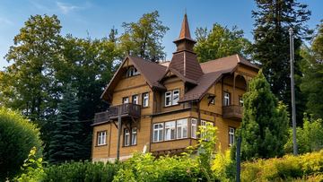 Sprzedam Willę z apartamentami na wynajem w centrum Szklarskiej Poręby