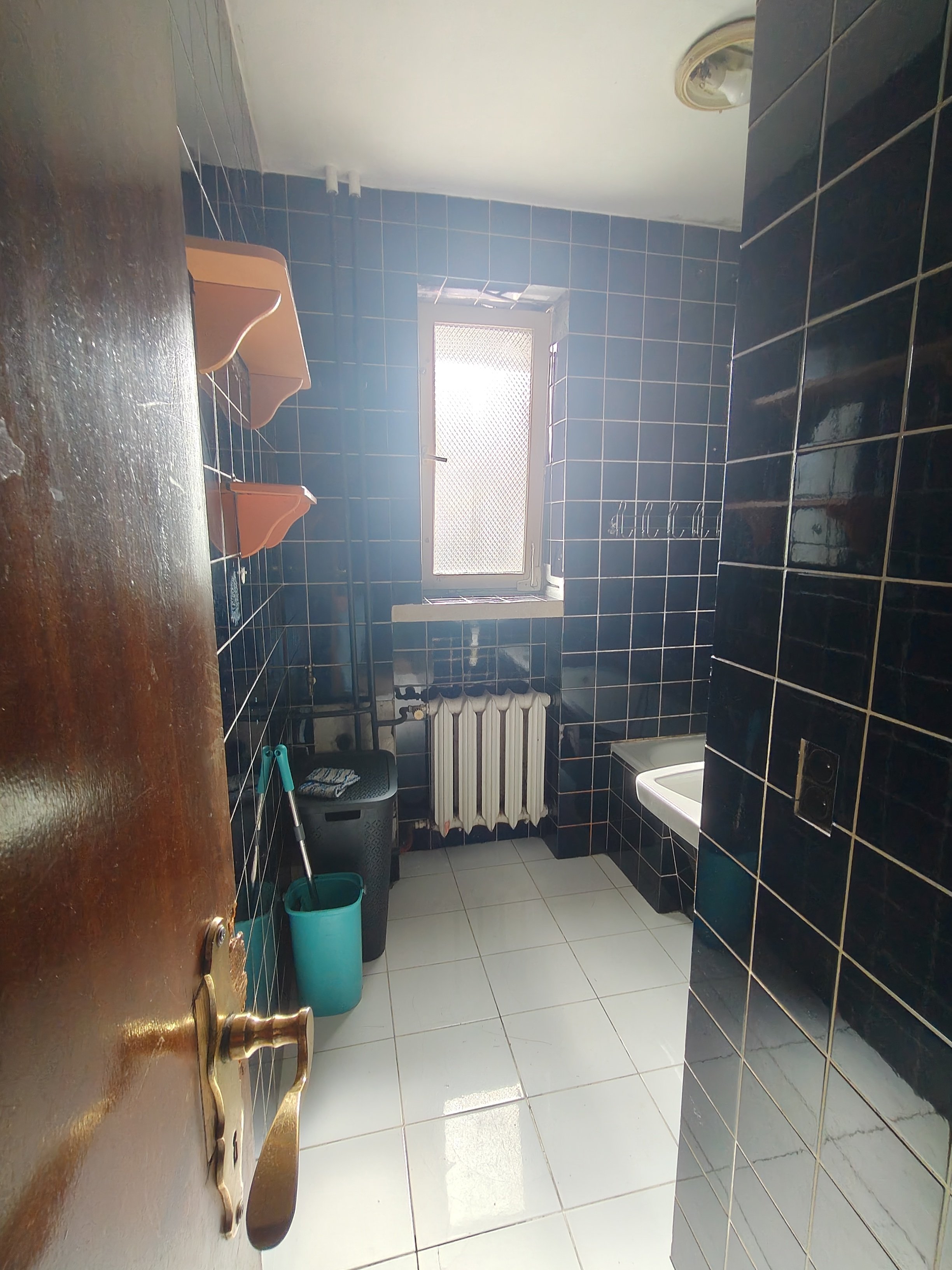 2 pokojowe. Balkon. 1 piętro bloku
